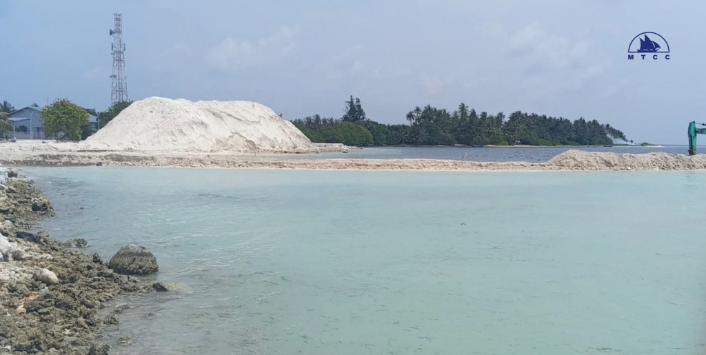 ހިތާދޫ ބިން ހިއްކުމުގެ މަސައްކަތް ފެށުން