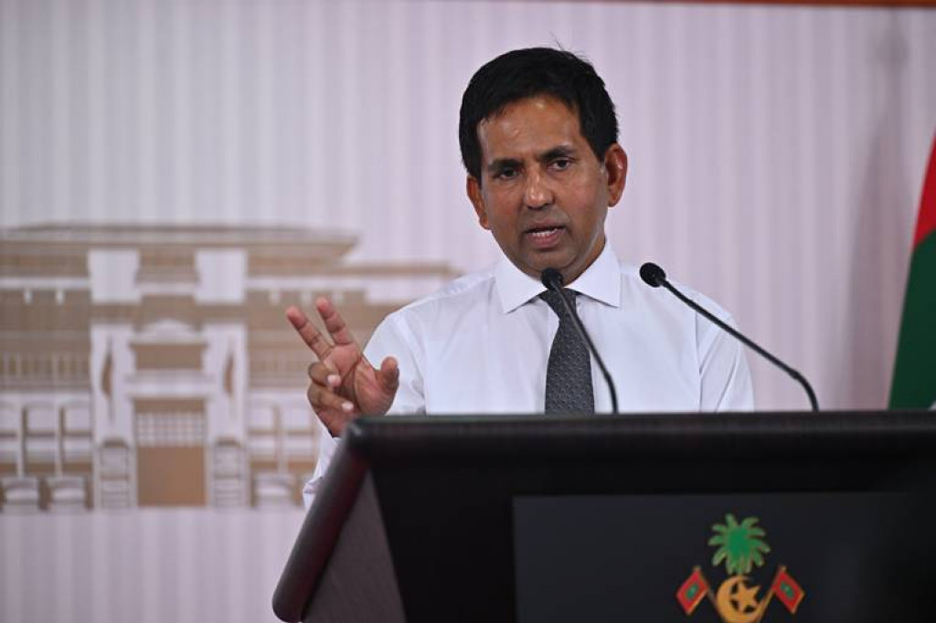 ލަންކާގައި ތާށިވި ކޮންޓެއިނަރުތައް އަވަސްކޮށްދޭން އެދިއްޖެ